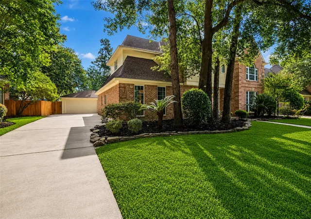 Photo 3 of Single family home for sale at 14014 Ct Of Regents, Houston, TX 77069 | MLS# 26337125 | Listing updated on 2026-08-29