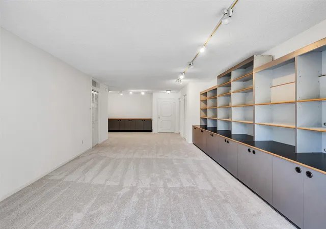 3rd image of 5050 Ambassador Wy #218, Houston, TX 77056 | MLS# 76297941