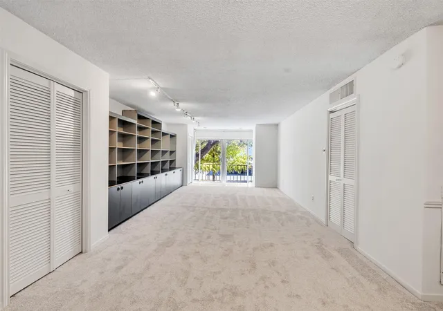 5th image of 5050 Ambassador Wy #218, Houston, TX 77056 | MLS# 76297941