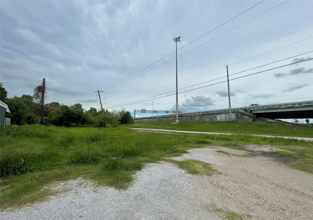 3rd image of 5500 Jensen Dr, Houston, TX 77026 | MLS# 14947208