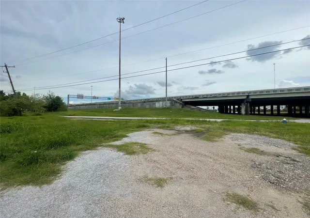 4th image of 5500 Jensen Dr, Houston, TX 77026 | MLS# 14947208