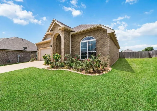 Photo 2 of Single family home for sale at 19029 Villa Ln, Montgomery, TX 77356 | MLS# 15407995 | Listing updated on 2026-09-06