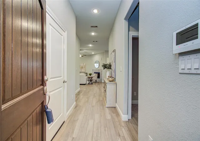 Photo 3 of Single family home for sale at 19029 Villa Ln, Montgomery, TX 77356 | MLS# 15407995 | Listing updated on 2026-09-06