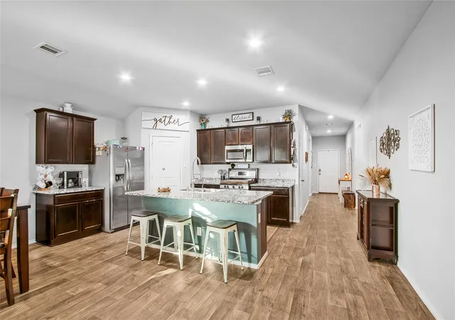5th image of 3935 Barnacle Ct, Baytown, TX 77521 | MLS# 30688620