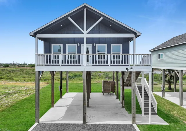 4th image of 1041 Sunset Circle W, Port Bolivar, TX 77650 | MLS# 49027099
