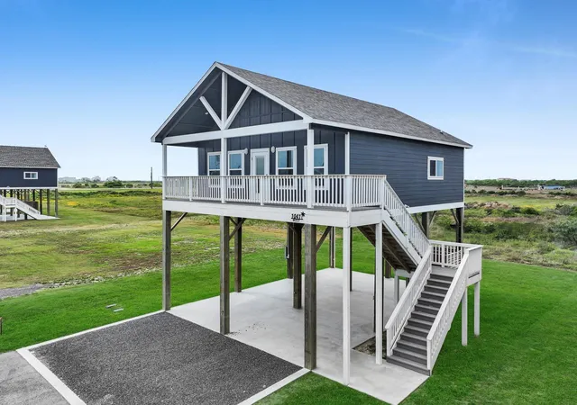 5th image of 1041 Sunset Circle W, Port Bolivar, TX 77650 | MLS# 49027099