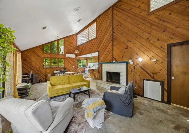 2nd image of 237 Long Dr, Onalaska, TX 77360 | MLS# 96399062