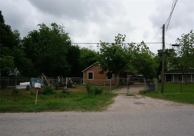 Photo 3 of Land for sale at 4308 Banner Dr, Houston, TX 77013 | MLS# 84855880 | Listing updated on 2026-04-24