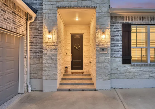 Photo 4 of Single family home for sale at 71 Victoria Dr W, Montgomery, TX 77356 | MLS# 89875385 | Listing updated on 2026-09-02