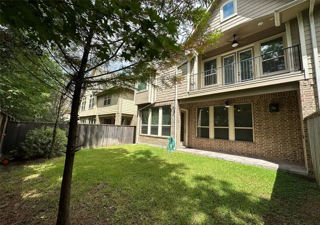 Photo 35 of Townhouse for sale at 11 Silver Rock Dr, Tomball, TX 77375 | MLS# 66421187 | Listing updated on 2026-08-28