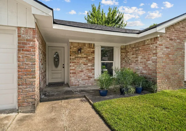 Photo 2 of Single family home for sale at 9911 Sageaspen Ln, Houston, TX 77089 | MLS# 16186405 | Listing updated on 2026-08-23