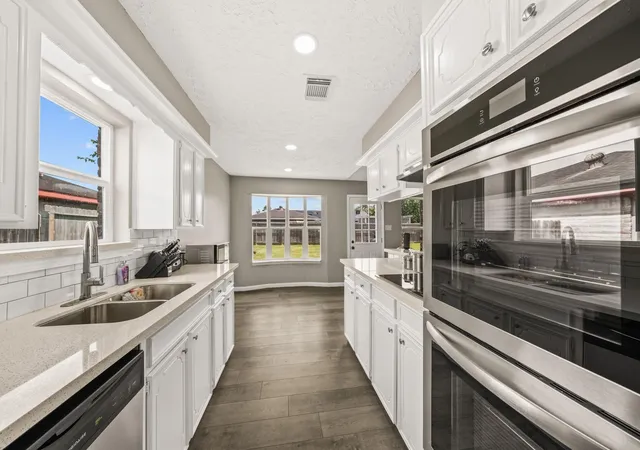 Photo 3 of Single family home for sale at 9911 Sageaspen Ln, Houston, TX 77089 | MLS# 16186405 | Listing updated on 2026-08-23