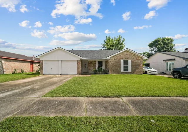 Photo 3 of Single family home for sale at 9911 Sageaspen Ln, Houston, TX 77089 | MLS# 16186405 | Listing updated on 2026-08-23