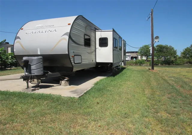 2nd image of 221 County Road 299, Bay City, TX 77414 | MLS# 45874746