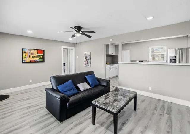 3rd image of 5914 Southcrest St St, Houston, TX 77033 | MLS# 90568898