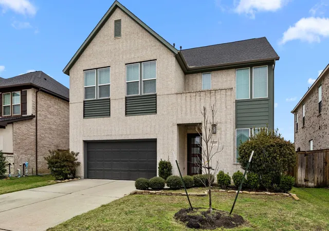 2nd image of 13207 Terania Cliff Tr, Houston, TX 77059 | MLS# 48815872