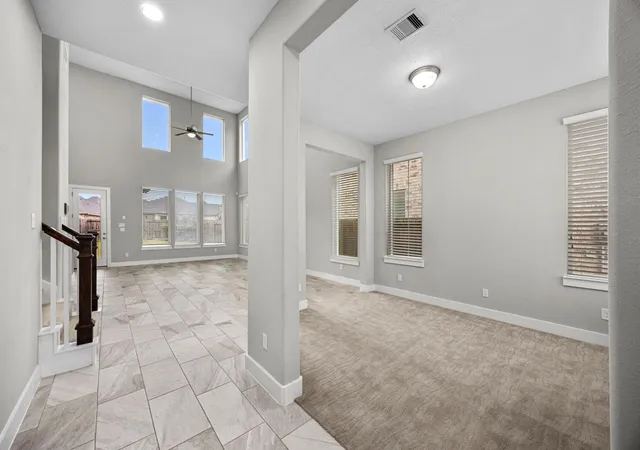 5th image of 13207 Terania Cliff Tr, Houston, TX 77059 | MLS# 48815872