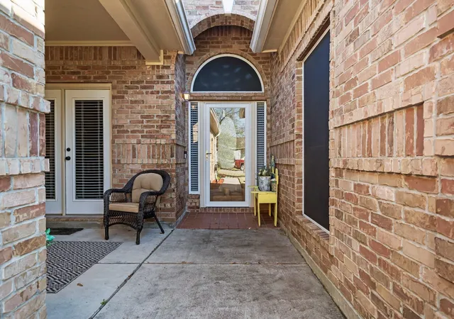 Photo 3 of Single family home for sale at 9292 Deepwater Dr, Montgomery, TX 77356 | MLS# 4144754 | Listing updated on 2026-09-11