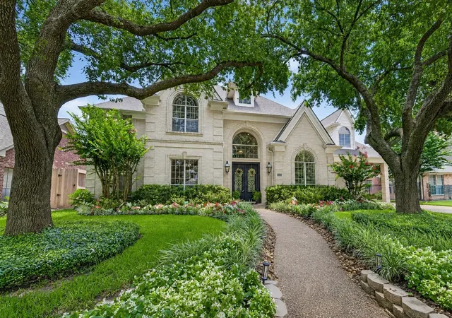 Photo 2 of Single family home for sale at 2926 Quincannon Ln, Houston, TX 77043 | MLS# 93796219 | Listing updated on 2026-09-20