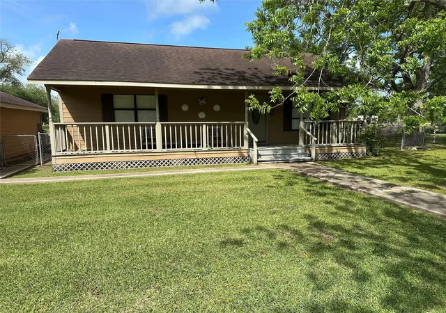 2nd image of 242 Sir Lancelot Dr N, Bay City, TX 77414 | MLS# 17423037