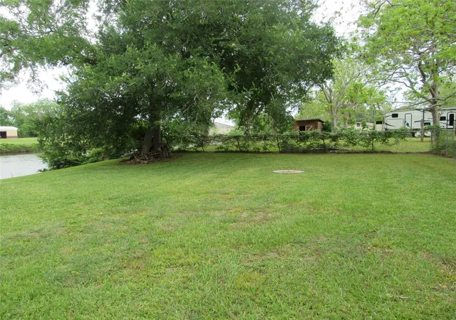 33rd image of 242 Sir Lancelot Dr N, Bay City, TX 77414 | MLS# 17423037