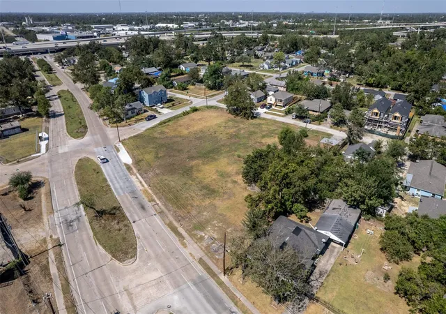 1st image of 3313 Cavalcade St, Houston, TX 77026 | MLS# 21921056