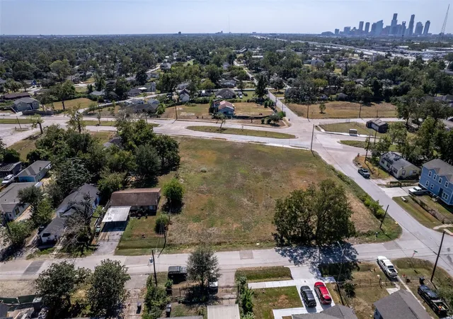 Photo 3 of Land for sale at 3313 Cavalcade St, Houston, TX 77026 | MLS# 21921056 | Listing updated on 2026-09-03