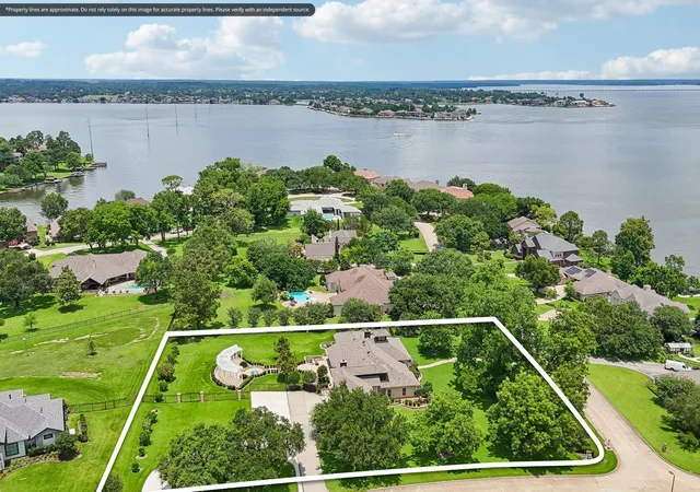 Photo 2 of Single family home for sale at 118 Waterfront Dr, Montgomery, TX 77356 | MLS# 8663861 | Listing updated on 2026-09-17