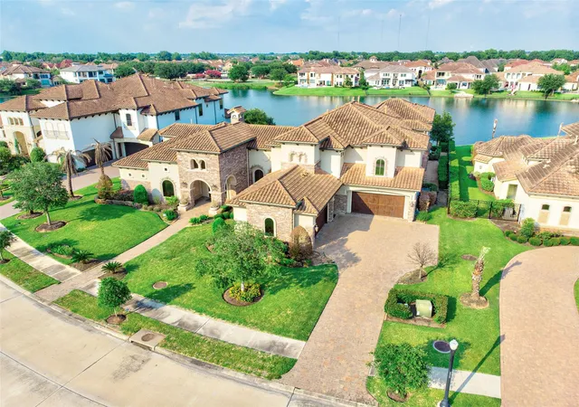 4th image of 14 Ivy Bend Ln, Sugar Land, TX 77479 | MLS# 30068683