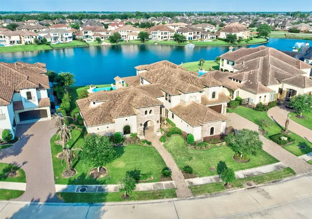 5th image of 14 Ivy Bend Ln, Sugar Land, TX 77479 | MLS# 30068683