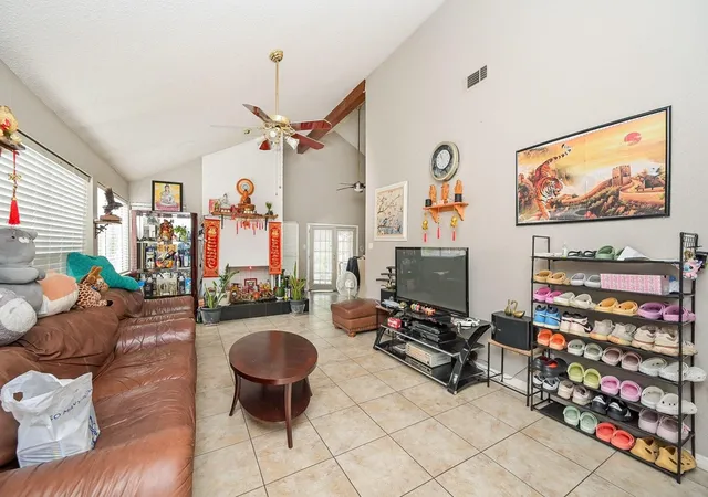 4th image of 9319 Belle Park Dr, Houston, TX 77099 | MLS# 77527270