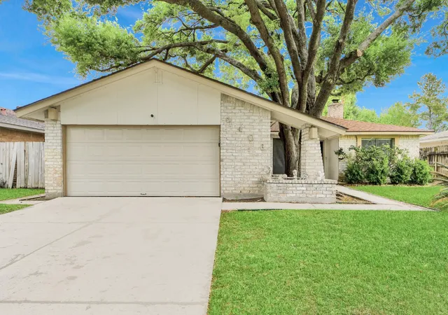 Photo 3 of Single family home for sale at 2406 Quiver Ln, Houston, TX 77067 | MLS# 88366757 | Listing updated on 2026-10-10