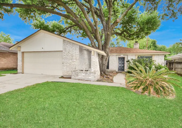 Photo 4 of Single family home for sale at 2406 Quiver Ln, Houston, TX 77067 | MLS# 88366757 | Listing updated on 2026-10-10