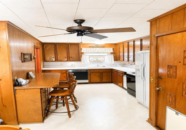 Photo 4 of Single family home for sale at 317 Richmond St, Angleton, TX 77515 | MLS# 14892036 | Listing updated on 2026-09-21
