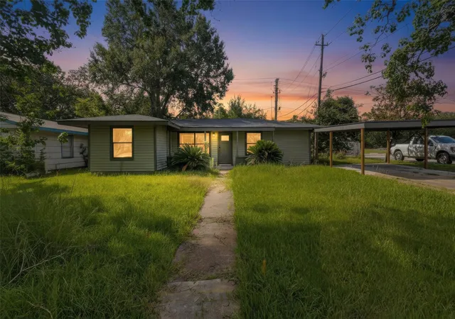 Photo 1 of Sale Pending at 6527 Beekman Rd, Houston, TX 77021 | MLS# 10228912 | Listing updated on 2026-09-14
