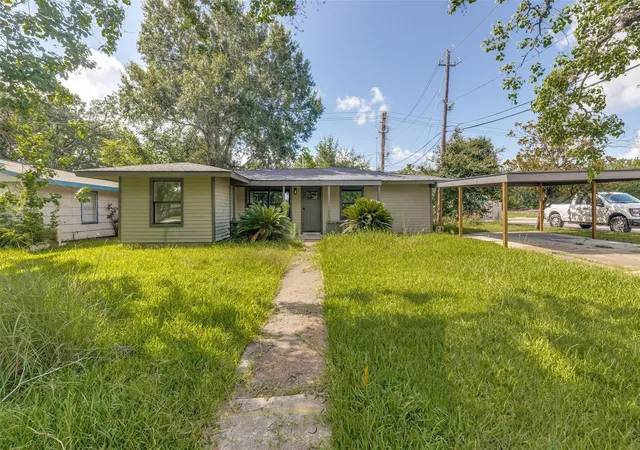 Photo 2 of Sale Pending at 6527 Beekman Rd, Houston, TX 77021 | MLS# 10228912 | Listing updated on 2026-09-14