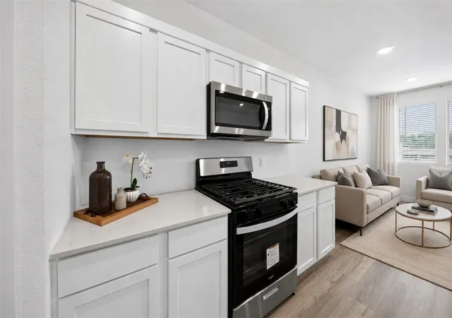Photo 2 of Single family home for sale at 914 Moon Drop Ln, Houston, TX 77090 | MLS# 79583813 | Listing updated on 2026-09-22