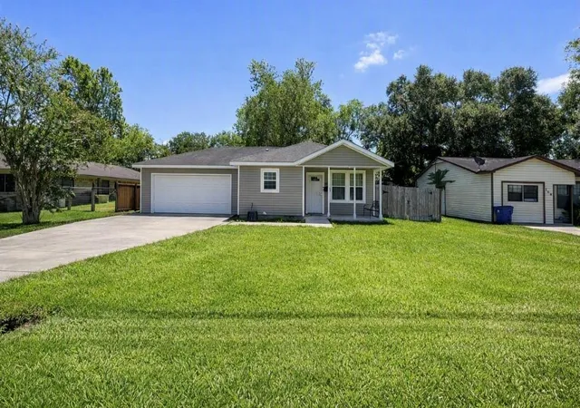 Photo 1 of Single family home for sale at 708 E 6th St, Sweeny, TX 77480 | MLS# 10598940 | Listing updated on 2026-09-22