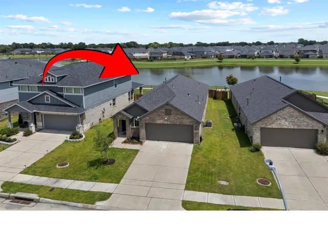 Photo 1 of Sale Pending at 15427 Bollardpoint Ln, Houston, TX 77053 | MLS# 76183153 | Listing updated on 2026-09-15