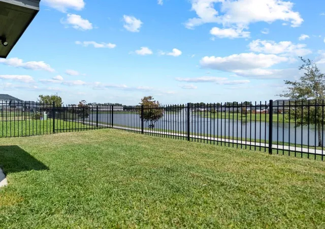 Photo 3 of Sale Pending at 15427 Bollardpoint Ln, Houston, TX 77053 | MLS# 76183153 | Listing updated on 2026-09-15