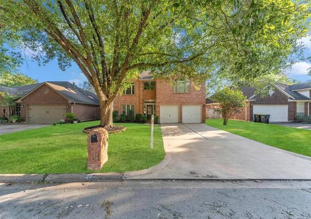 Homes for sale in Conroe, TX | 18 Dover Dr, Conroe, TX 77304 | MLS# 43478528