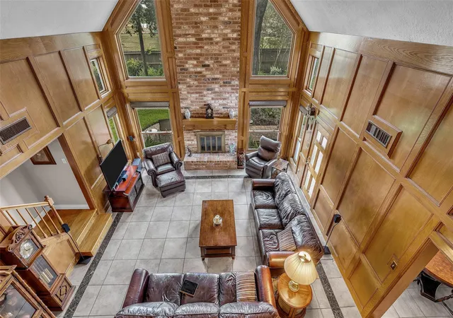 3rd image of 18019 Shadow Valley Dr, Spring, TX 77379 | MLS# 83033959