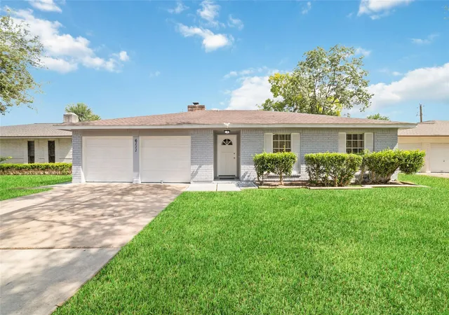 1st image of 6111 Westbranch Dr, Houston, TX 77072 | MLS# 76803724