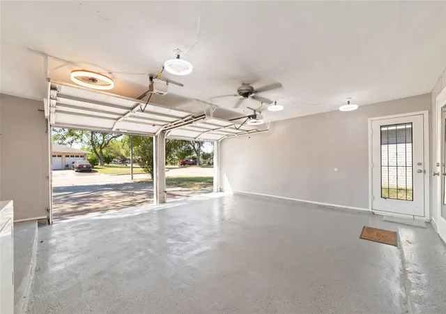 27th image of 6111 Westbranch Dr, Houston, TX 77072 | MLS# 76803724