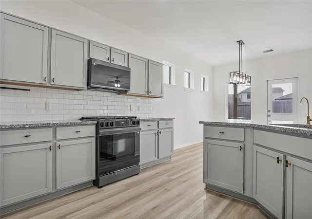 2nd image of 10511 Kings River Dr, Rosharon, TX 77583 | MLS# 58133224