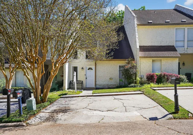 Photo 1 of Sale Pending at 12203 Glenview Dr, Montgomery, TX 77356 | MLS# 85762798 | Listing updated on 2026-08-22