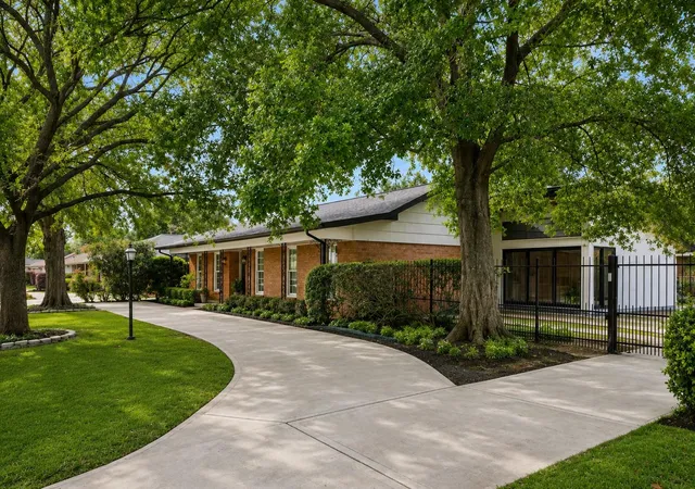 27th image of 1902 Chimney Rock, Houston, TX 77056 | MLS# 46614989