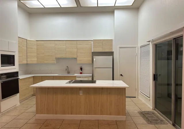 Photo 3 of Single family home for sale at 11810 Zarroll Dr, Houston, TX 77099 | MLS# 91989958 | Listing updated on 2026-04-08