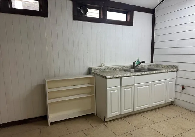 Photo 4 of Single family home for sale at 11810 Zarroll Dr, Houston, TX 77099 | MLS# 91989958 | Listing updated on 2026-04-08