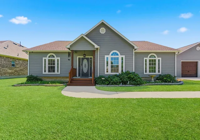 1st image of 1320 Oregon St, La Porte, TX 77571 | MLS# 27831247